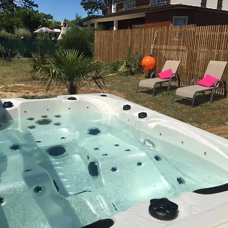 Escale A 2 Dans Le Skiff, Bord De Et * Barneville-Carteret